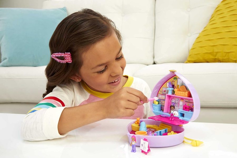 Polly Pocket Starring Shani Art Studio Compact — view 2